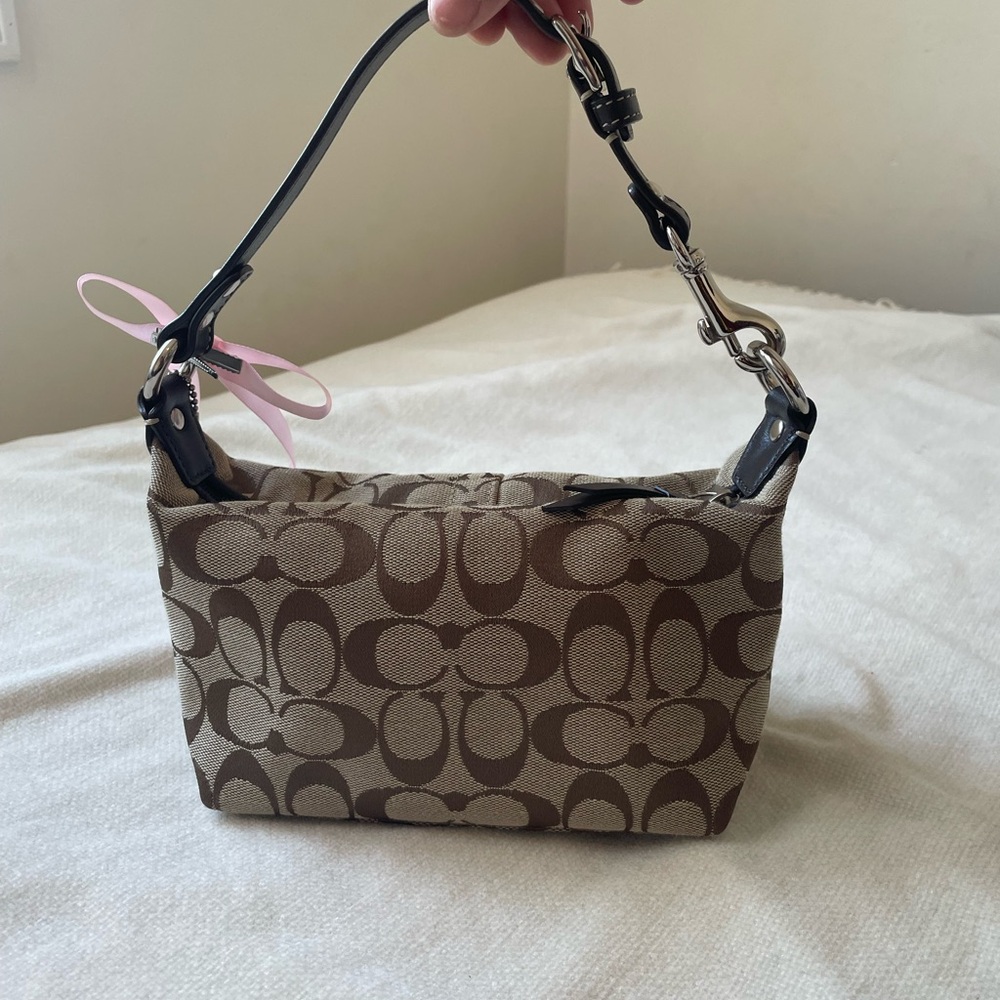 𝘊𝘰𝘢𝘤𝘩 𝘮𝘪𝘯𝘪🎀 - Picture 3 of 6